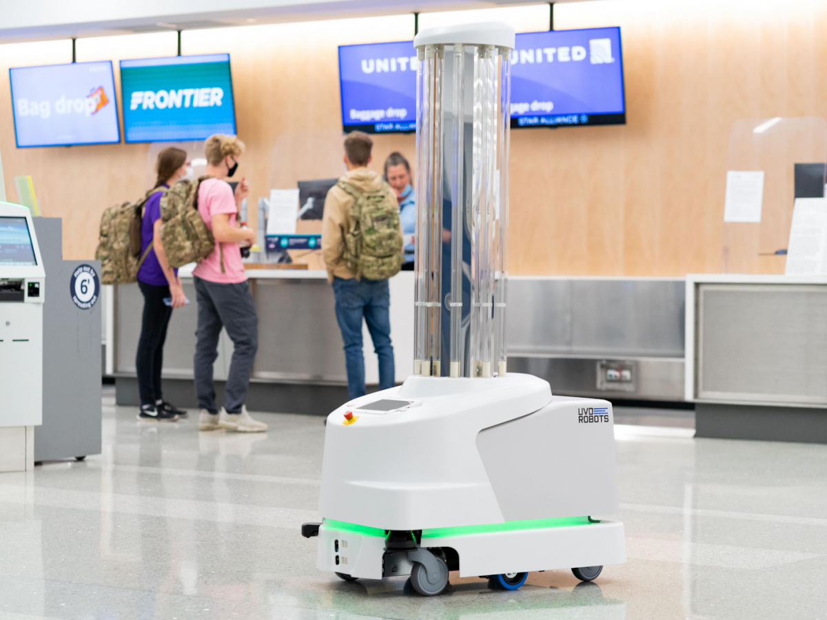 GR Ford International Airport First in US to Introduce UV Disinfecting Robot