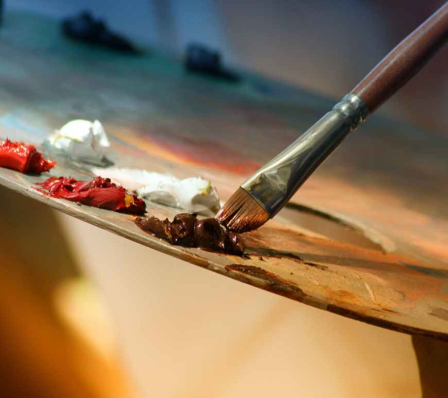shallow focus photography of paintbrush